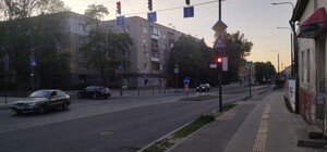 У Львові замінять майже 300 старих лампових світлофорів