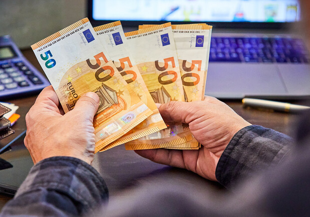 Курс валют в Украине 29 марта 2024: сколько стоит доллар и евро. 