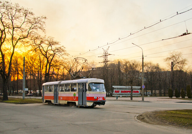 В Запорожье приостановлена работа некоторых трамвайных маршрутов. 