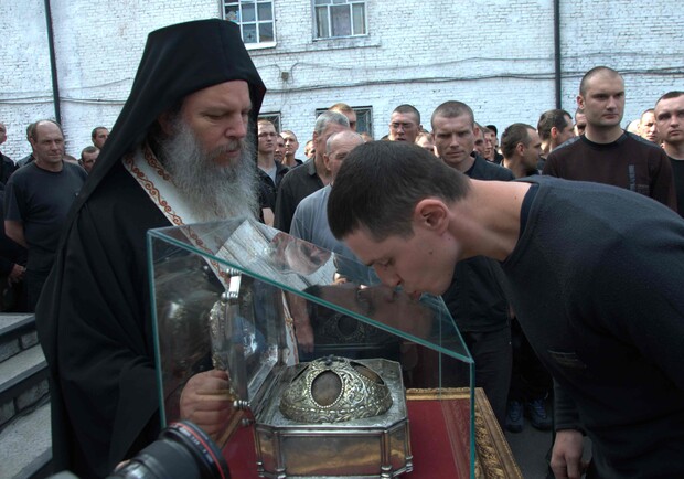 В Запорожье прибыла уникальная святыня.
Фото Павел ВЕСЕЛКОВ.  vgorode.uа