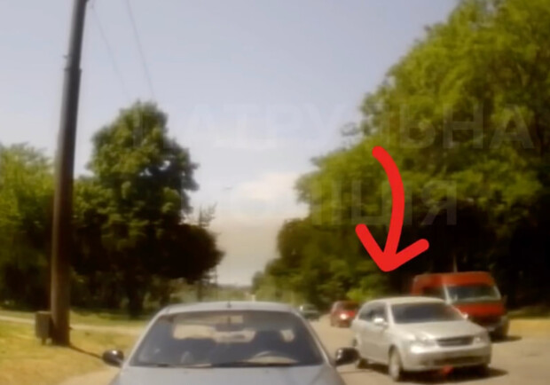 В Запорожье водитель на скорости сбил конусы у блокпоста и уехал: началась погоня (видео). 