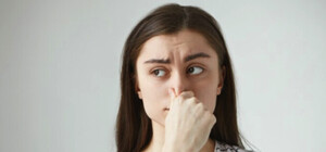 Одесити продовжують скаржитися на нічний сморід у місті: у ДСНС назвали причину