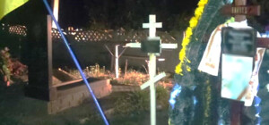 В Днепропетровской области подростки сломали флаг на могиле военнослужащего