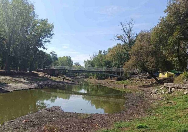 В мерії Запоріжжя пояснили ситуацію з обмілінням водойм в "Дубовому гаю". 