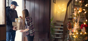 Як працюватимуть Нова пошта та Укрпошта на новорічні свята