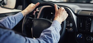 Соблюдайте безопасную скорость: в патрульной полиции Днепропетровской области напомнили важные правила для водителей