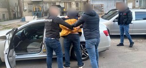 Обіцяв зробити військовозобов'язаних правоохоронцями: в Одесі викрили ділка