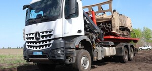 Германия передала харьковским взрывотехникам авто для перевозки машины разминирования: чем поможет