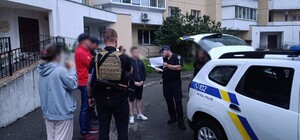 На Троещине водитель выстрелил в лицо прохожему из-за замечаний по парковке