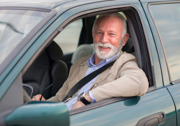 Нужно ли менять старые водительские права-книжечки: разъяснение для водителей -