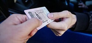 В Украине будут бесплатно восстанавливать потерянные из-за войны водительские удостоверения и документы на авто
