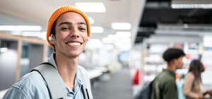 В Украине собираются разрешить выезд за границу парням до 22 лет