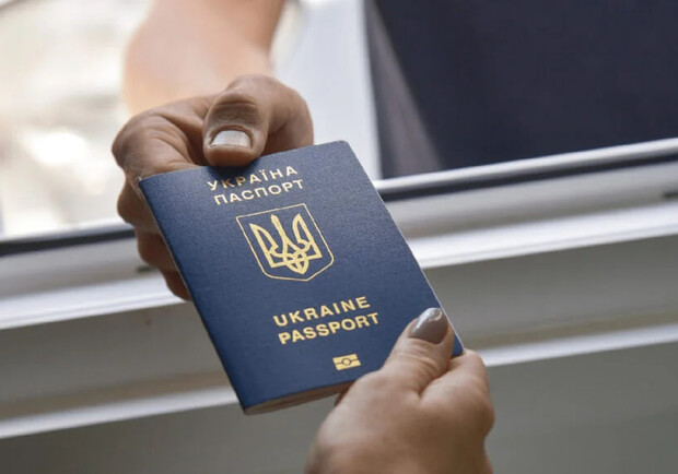 22-річним чоловікам дозволили виїзд за кордон під час воєнного стану: Кабмін оновив правила. 