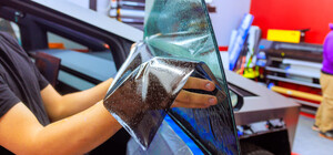 Можно ли тонировать окна авто: правила в Украине и Европе