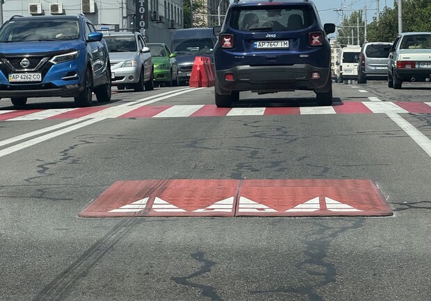 В Запорожье хотят установить "берлинские подушки" возле "Радуги" из-за ночных дрифт-шоу - фото: Vgorode