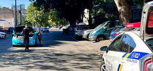 В Одессе легковушка сбила дедушку: пострадавший в больнице