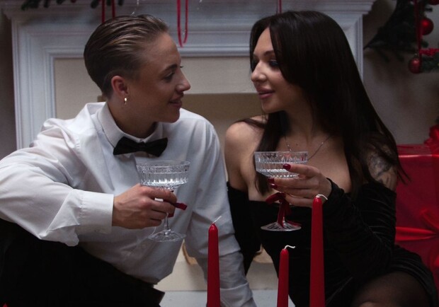 В Запорожье впервые состоялась однополая свадьба двух девушек. 