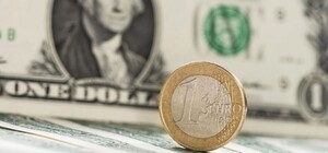 Курс валют в Україні 8 жовтня 2025 року: скільки коштує долар та євро