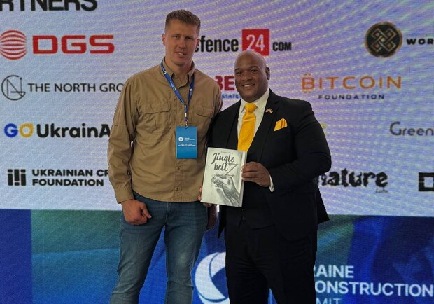 У Лос-Анджелесі презентували книгу Jingle Bellz колишнього військовополоненого Олексія Анулі - фото: GO Ukraine