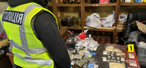 В Одессе задержаны двое мужчин за сбыт наркотиков и психотропов: им грозит до 10 лет тюрьмы