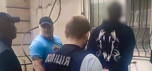 Били и угрожали оружием: в Одессе разоблачили банду вымогателей несуществующих долгов