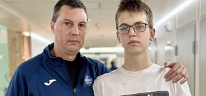 Втратив маму і ледь не втратив життя: в «Охматдиті» врятували підлітка після ворожої атаки