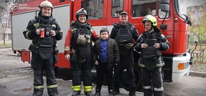 В Харькове 8-летний мальчик сумел вызвать спасателей, когда в квартире замкнуло проводку (видео)