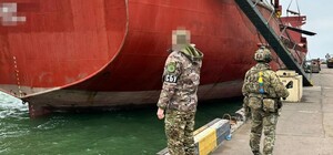 Вивозило зерно із Криму: в Одесі арештували судно 'тіньового' флоту РФ