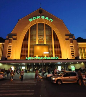 10 кафе і ресторанів біля ж/д вокзалу в Києві, де можна зачекати