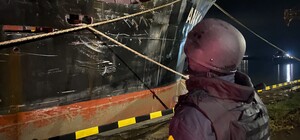 Дроновый удар по Одессе: под обстрел попало гражданское судно