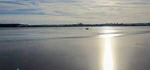 На озері біля Львова рибалка провалився під лід і втопився