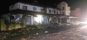 Ночью дроны атаковали юг Одесчины: загорелась база отдыха и повреждены здания