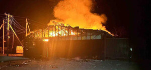 У Запорізькій області дрон знищив відділення Нової пошти в Новомиколаївці: що сталося і як працюватиме сервіс