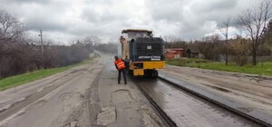 На Окружній Харкова ремонтують дорогу