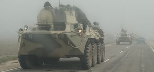 Россия перекидывает технику на Запорожское направление: через Мариуполь прошли большие колонны