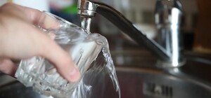 Масштабное отключение воды в Одессе 30 апреля: список районов и адреса