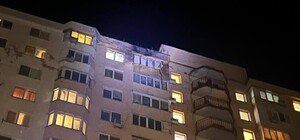 В Одесском районе дрон попал в многоэтажку: пострадал мужчина