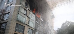 У центрі Дніпра російський удар зруйнував бізнес-центр: троє загиблих і 18 постраждалих