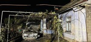 Палають приватні будинки й ліцей: росіяни завдали чергової атаки по Одещині