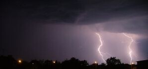 На Симферополь обрушилась страшная гроза с градом 