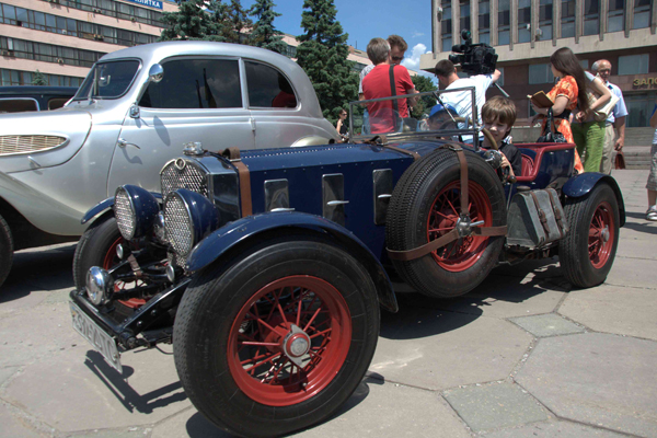 Запорожцам показали раритеные авто. 
Фото Павла Веселкова. vgorode.ua