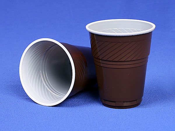 Также категоричное табу врачи СЭС наложили на торговлю чаем и кофе из термосов. Фото <a href=http://www.evending.ru/products/pr_168.jpg>www.evending.ru</a>.