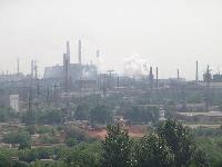 Заводы продолжают портить воздух запорожцам. Фото meria.zp.ua