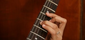 В Киеве выбрали лучшего гитариста-воображалу, играющего на невидимом инструменте