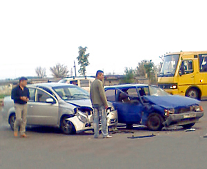 Вчера на дорогах Запорожье произошло 12 ДТП.
Фото vgorode.ua