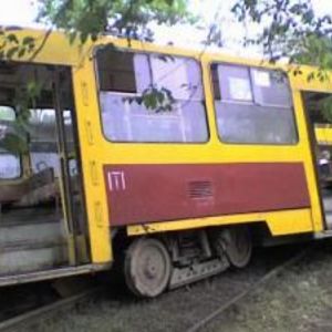 Фото reporter.zp.ua. В Запорожье трамвай сошел с рельс. 
