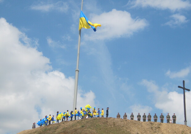 Горожане не могут однозначно оценить свою жизнь в период независимости страны. Фото Vgorode.ua.