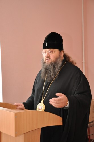 Архиепископ пообщался с преподавателями. Фото Евгения Кугатова,  hram.zp.ua