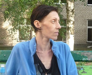 Запорожанка, страдающая редкой формой рака, просит дать ей шанс на жизнь. Фото Vgorode.ua.