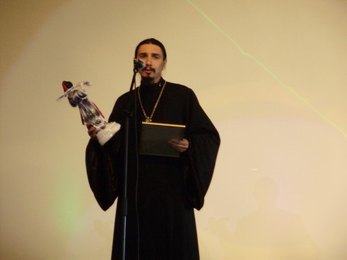 Священник на фестивале представил две работы. Фото hram.zp.ua